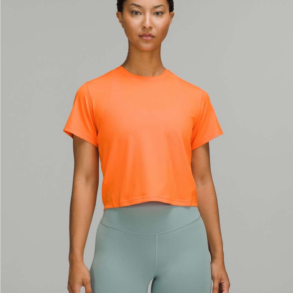 Lululemon Ventilated Open-Back
Training T-Shirt